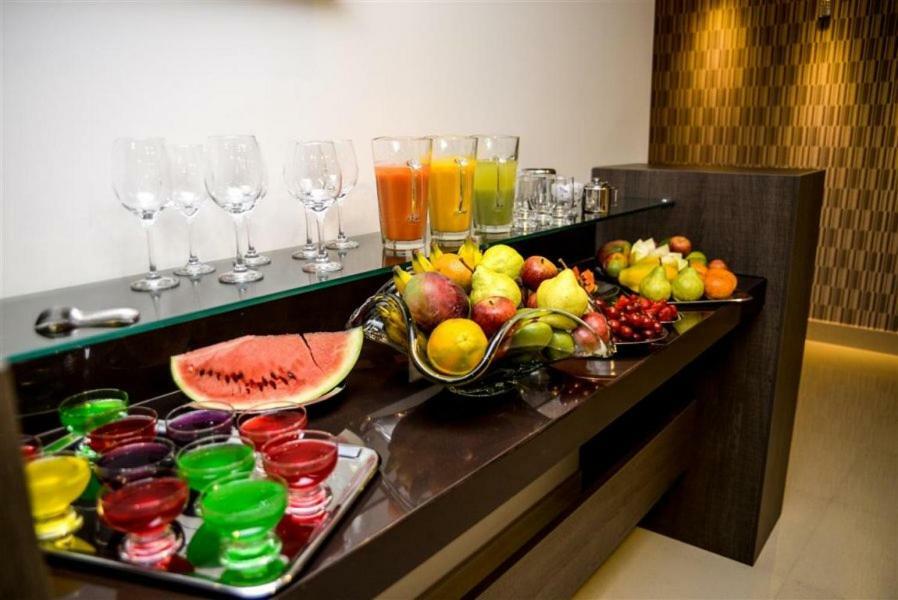 Grand Cafe Hotel Manhuacu Kültér fotó