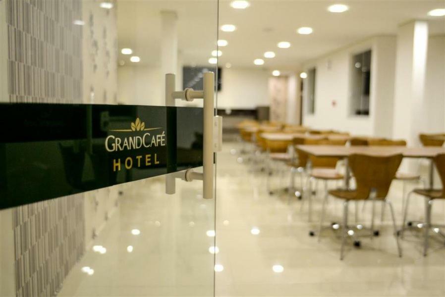 Grand Cafe Hotel Manhuacu Kültér fotó